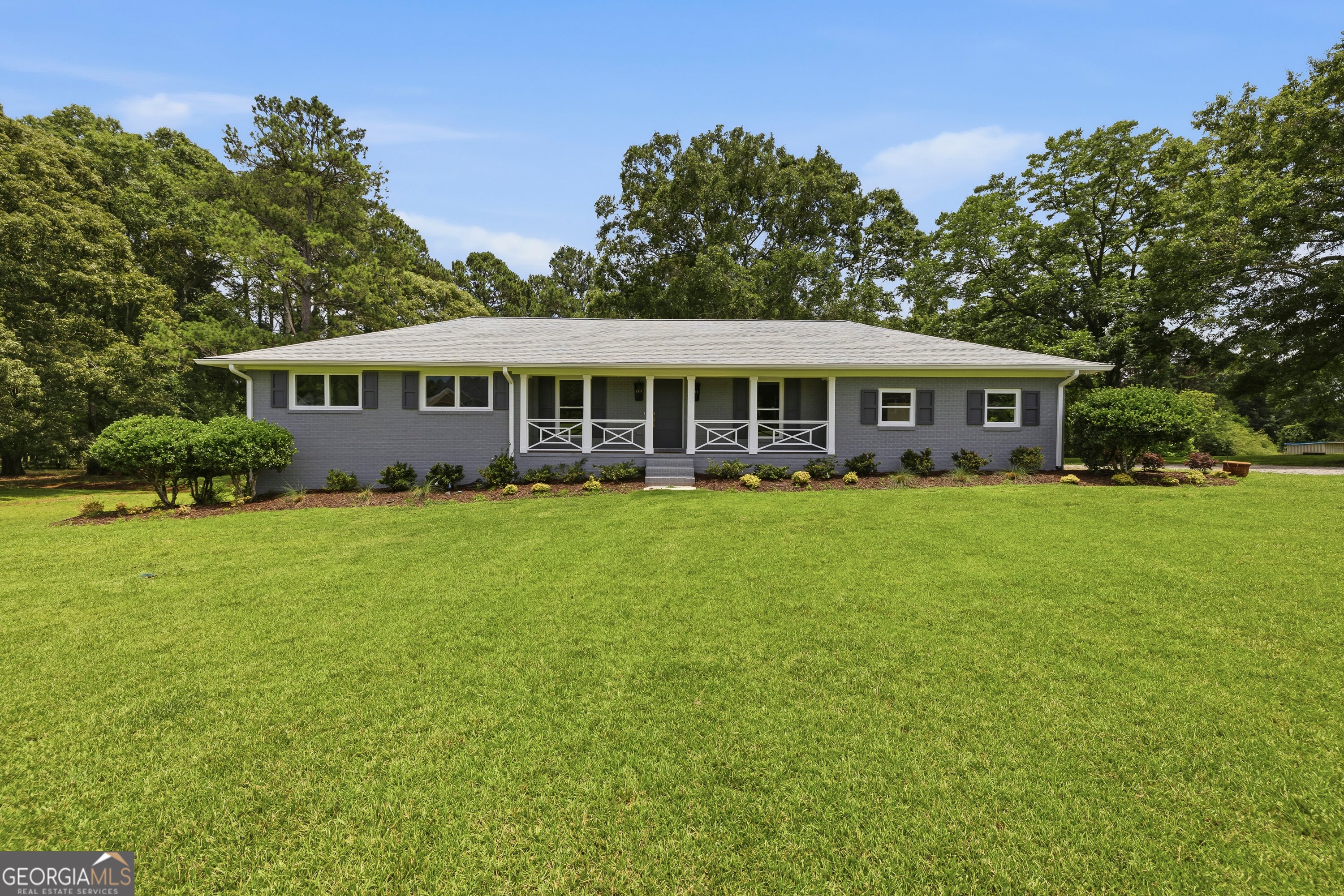 1090 Kenway Dr — photo