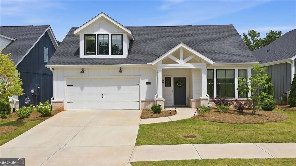 252 Persimmon Dr — photo