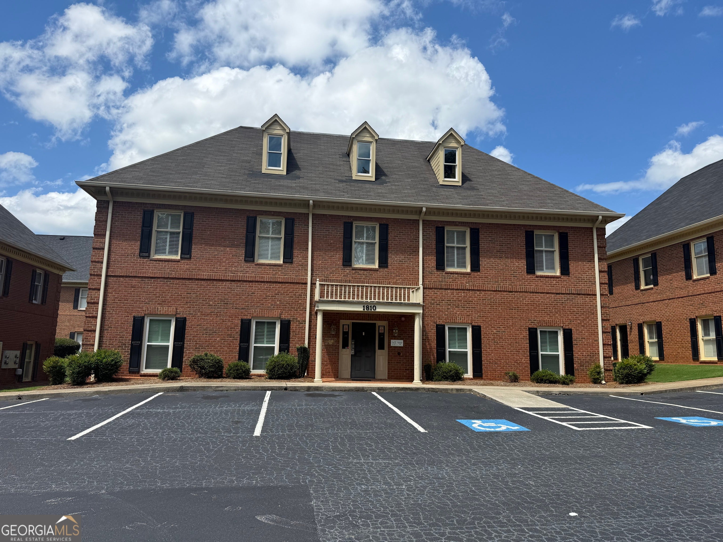 1810 Over Lake Dr SE — photo