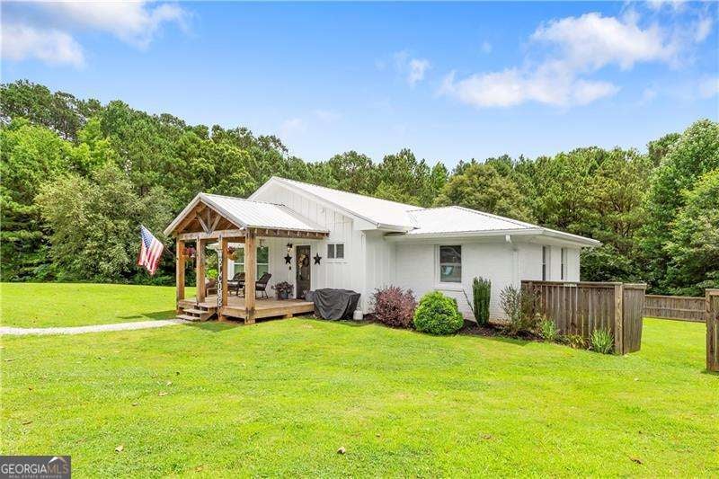 1831 Holly Springs Rd — photo