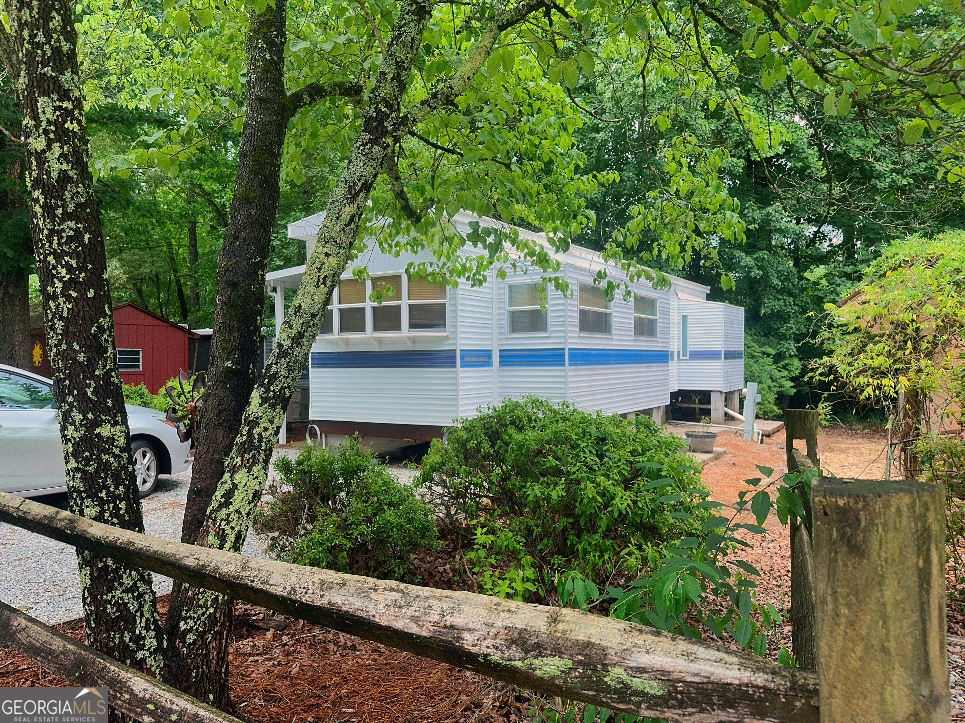 79 Maple Wood Ln — photo