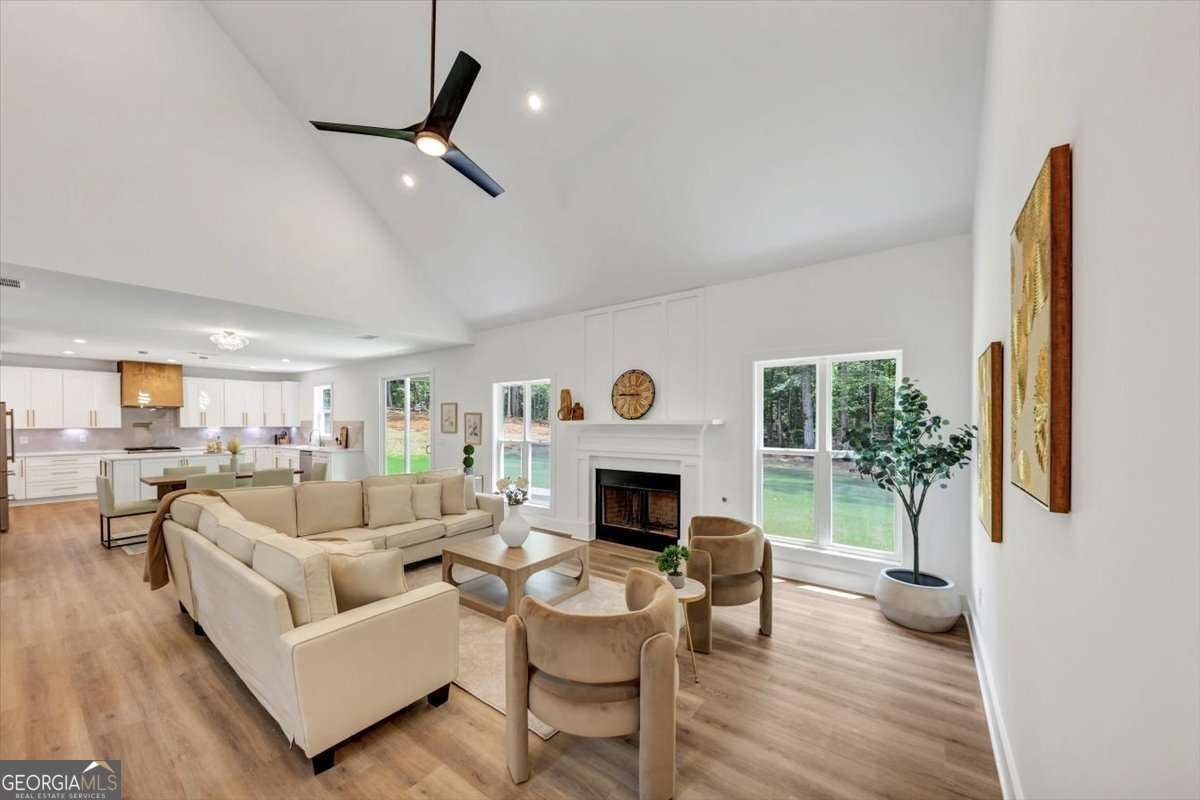 636 Harbour Shores Dr — photo