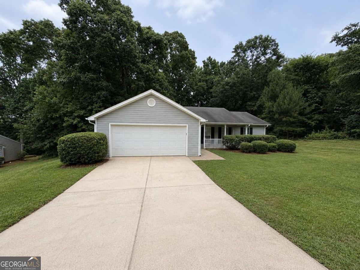 211 Ravenwood Ct — photo