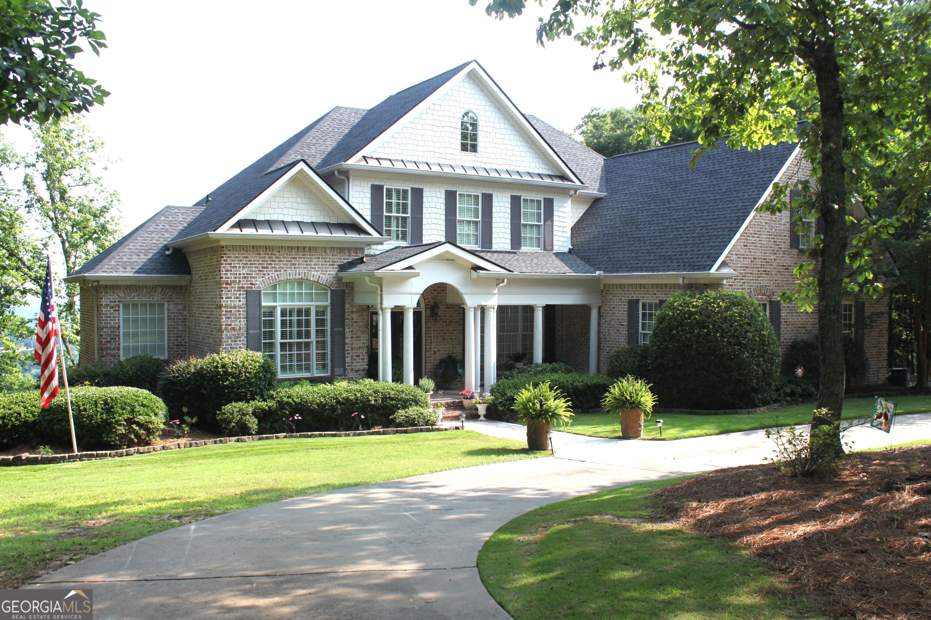 551 Mountain Ridge Dr — photo
