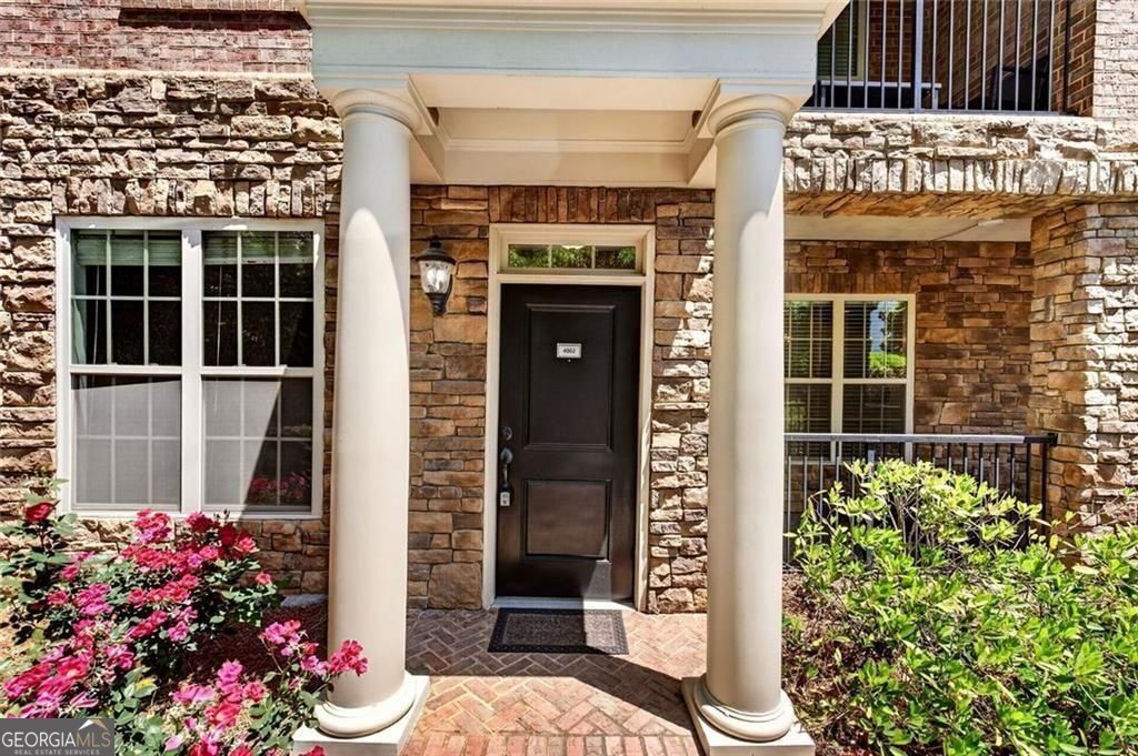 2300 Peachford Rd 4002 — photo