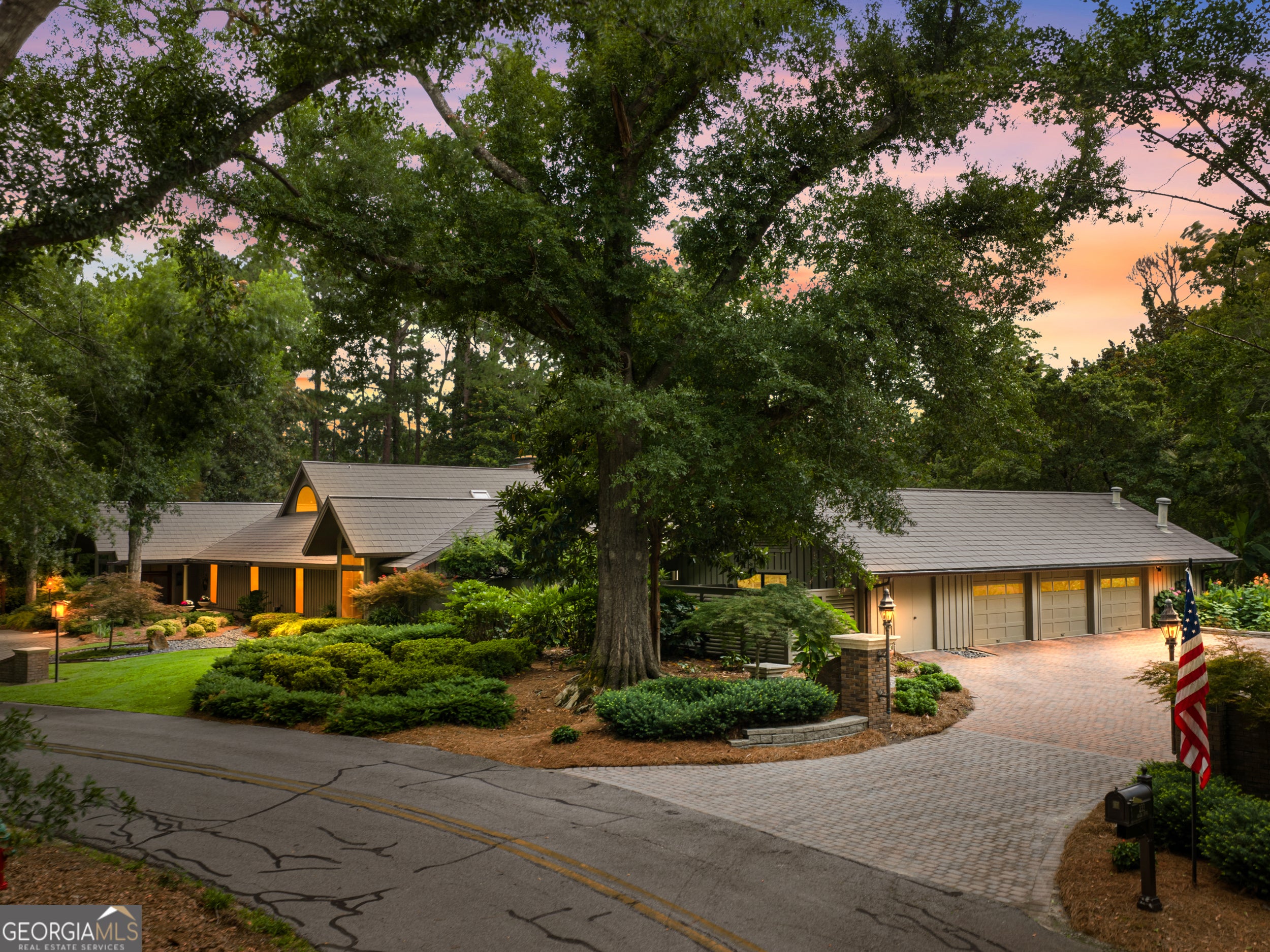 233 Azalea Dr — photo