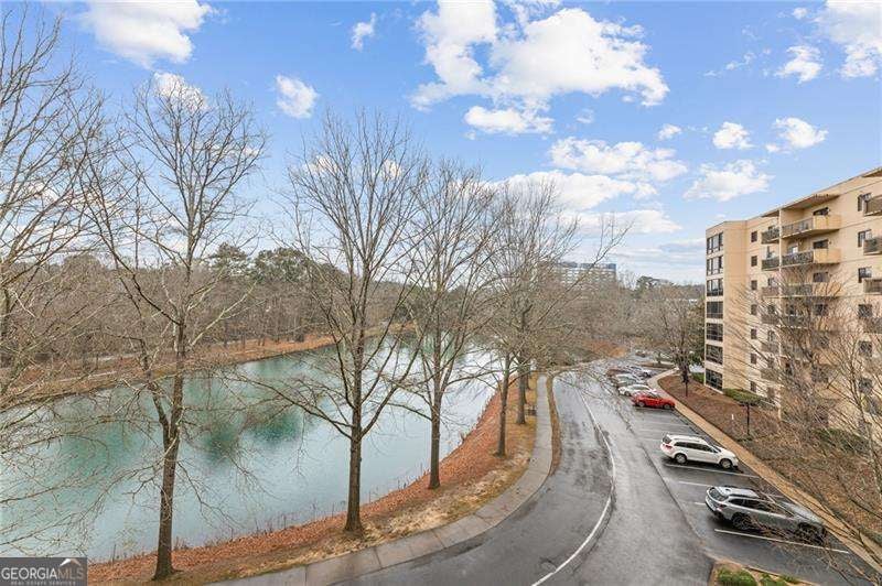 1800 Clairmont Lake — photo