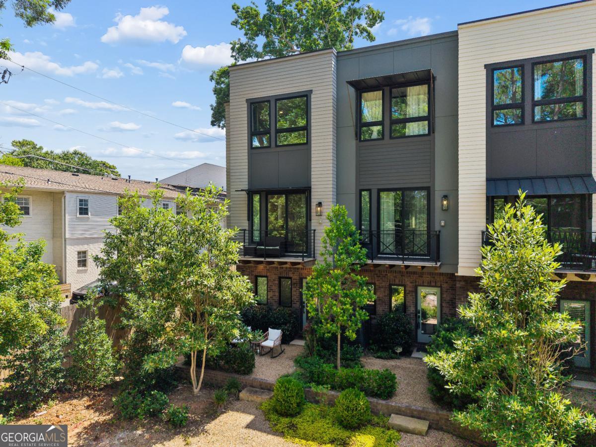 2199 Lenox Rd NE 12 — photo