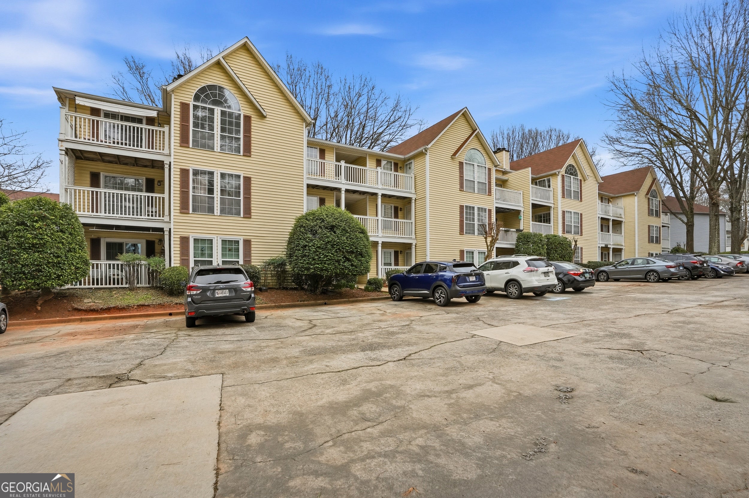 561 Cobblestone Trl — photo