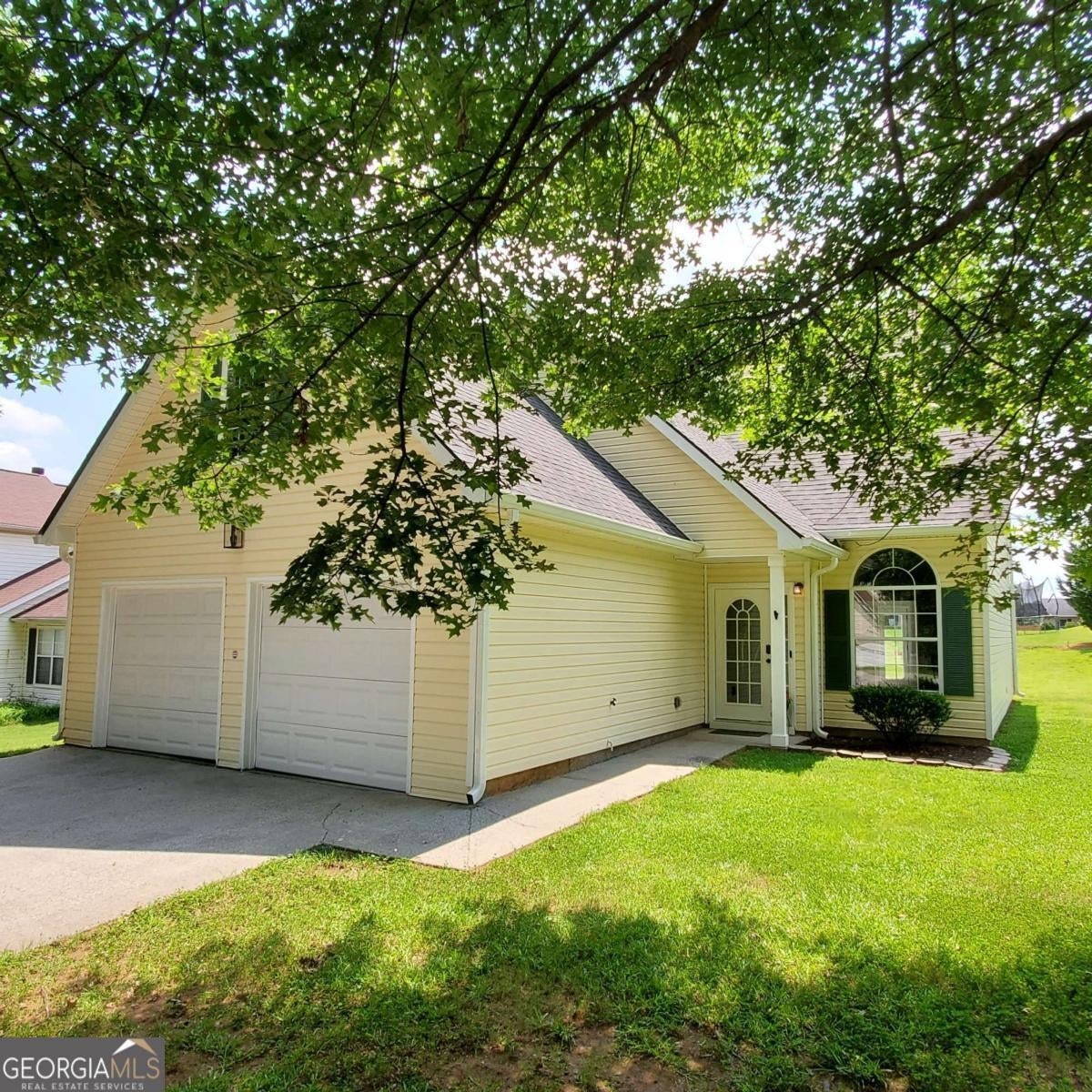 833 Kendall Park Dr — photo