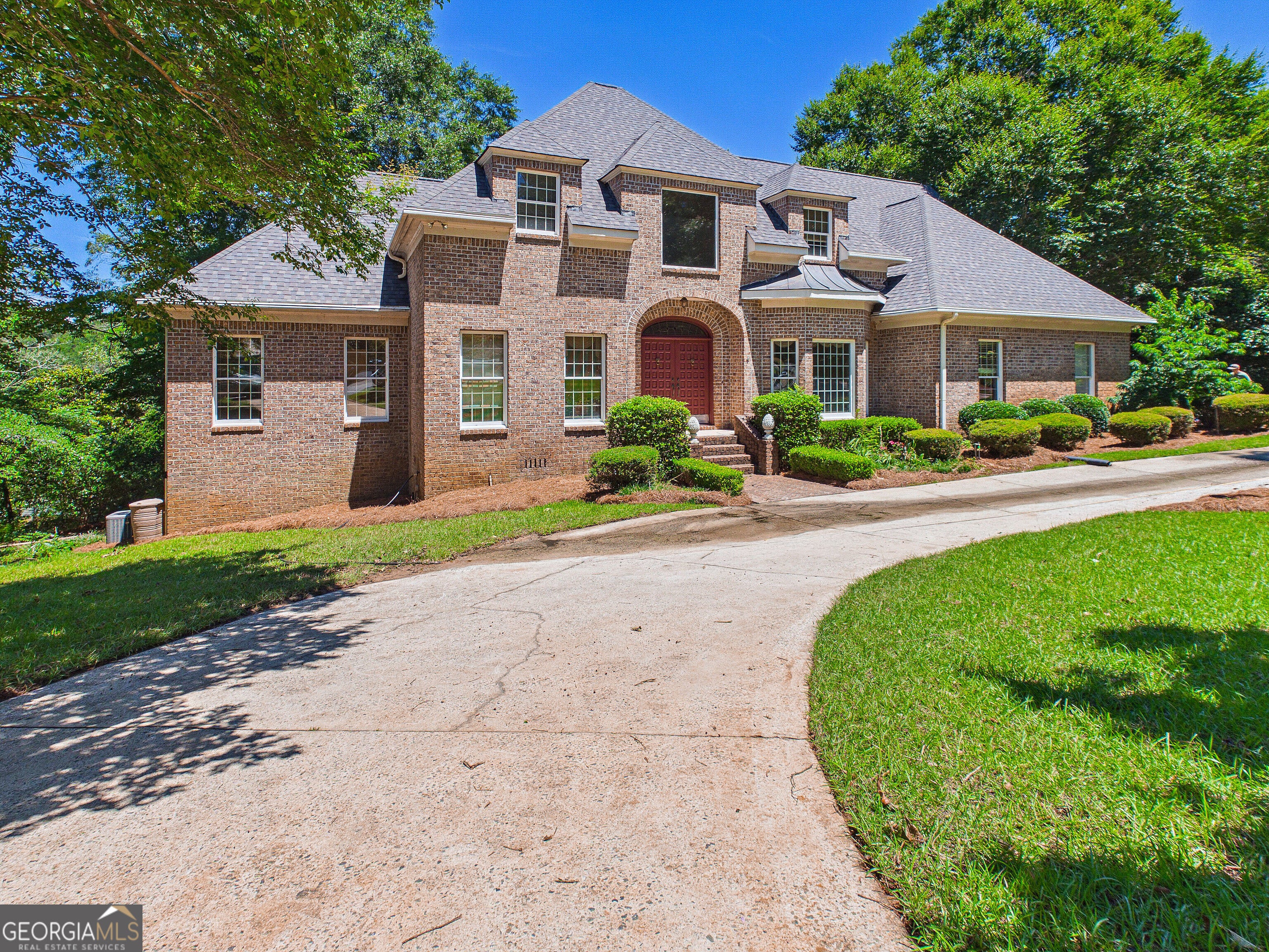 114 Holly Dr — photo