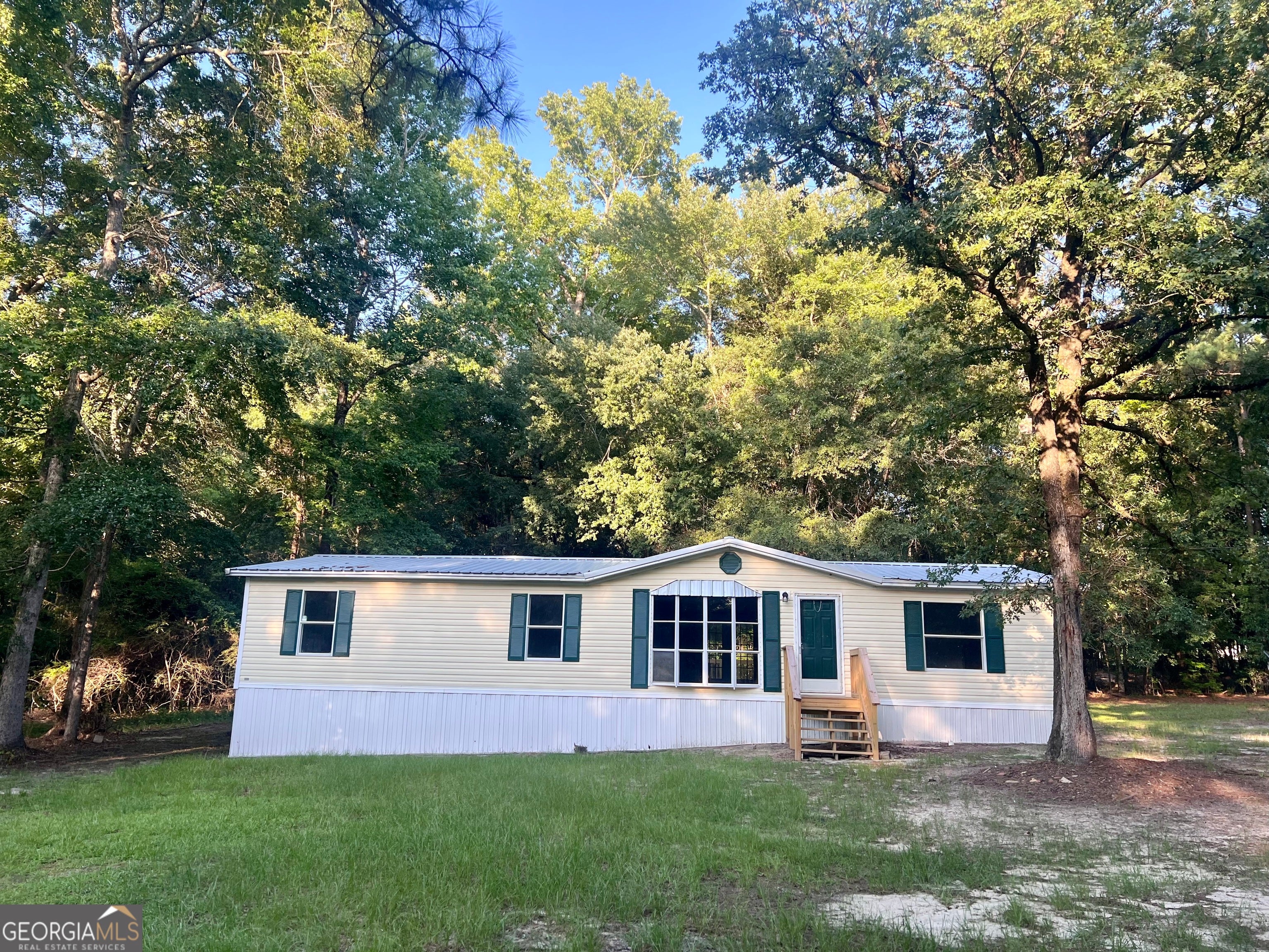 282 Sycamore Dr — photo