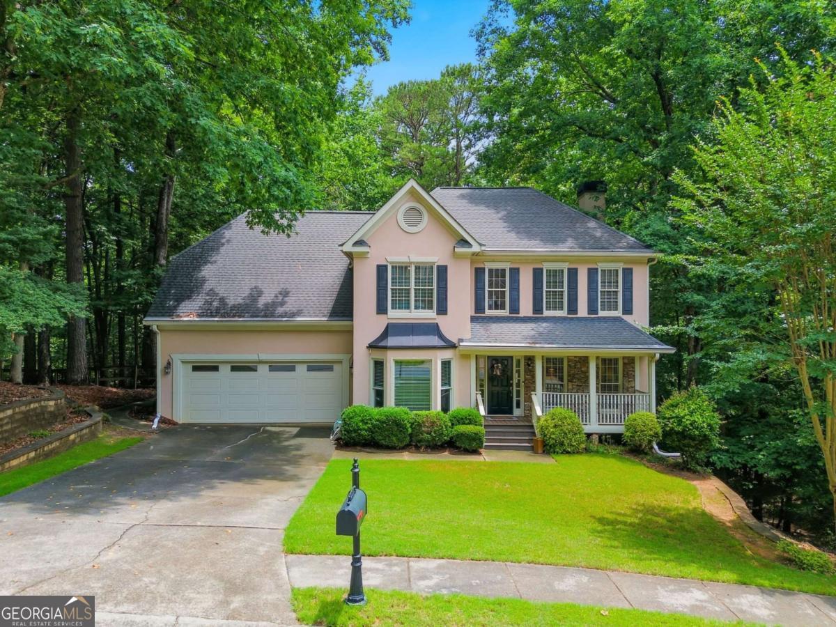 225 Colonial Dr — photo