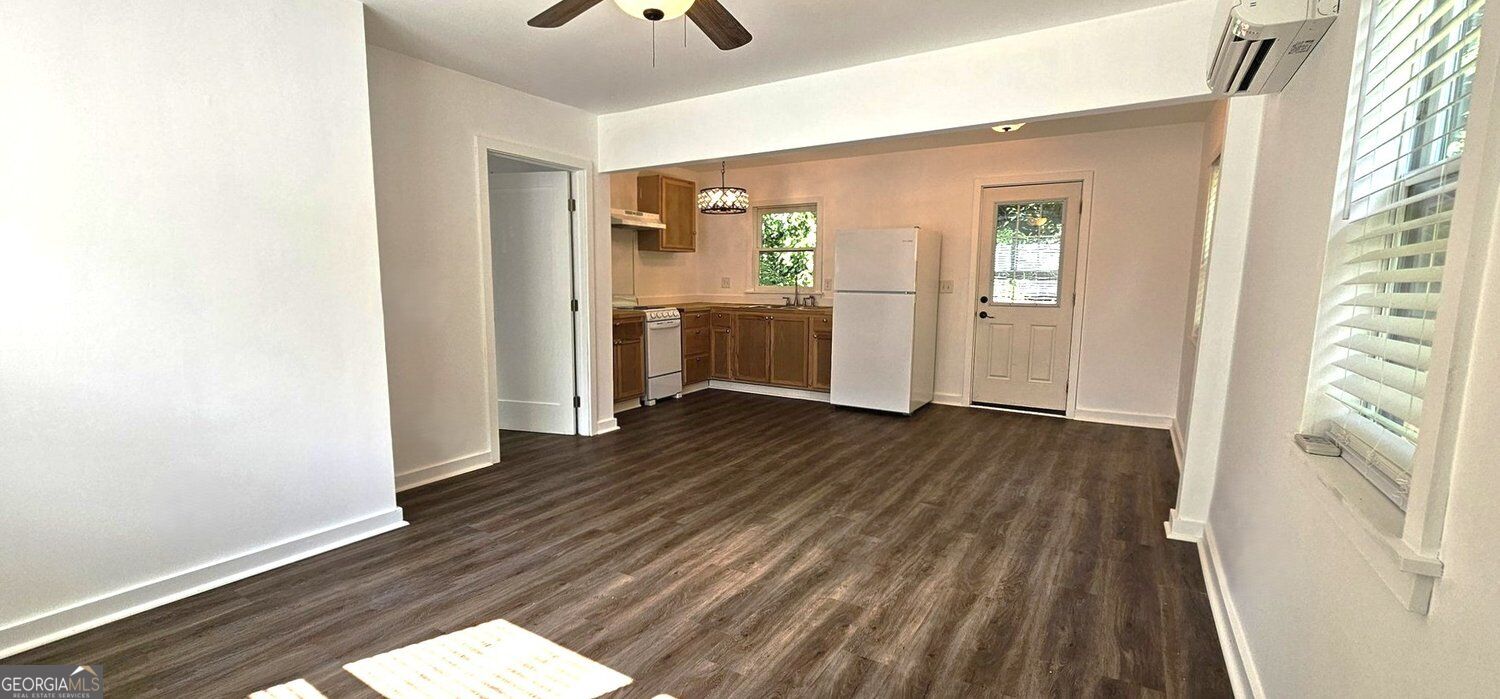 3230 W Shadowlawn Ave NE Garage Apt — photo