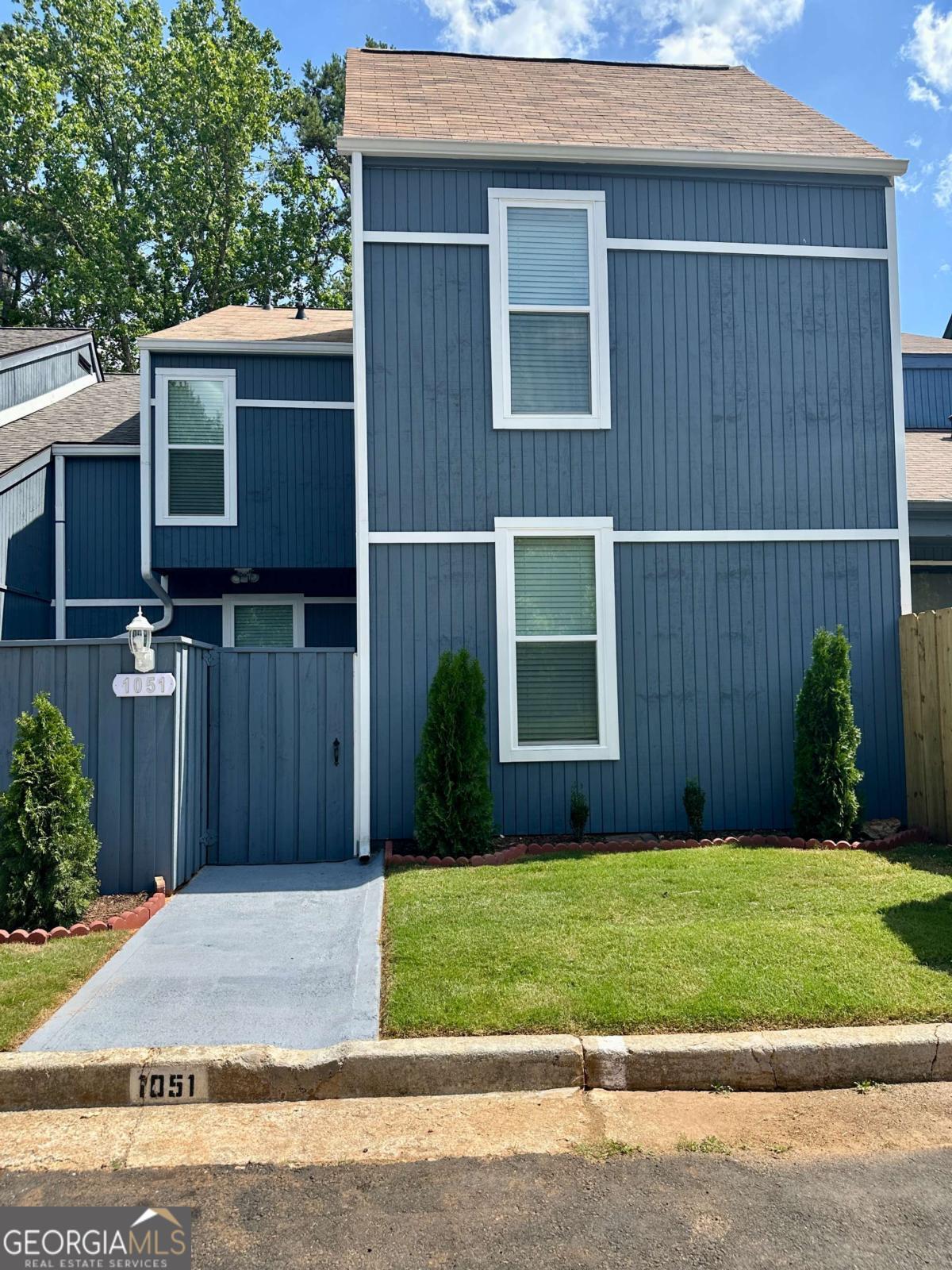 1051 Mariners Ct — photo