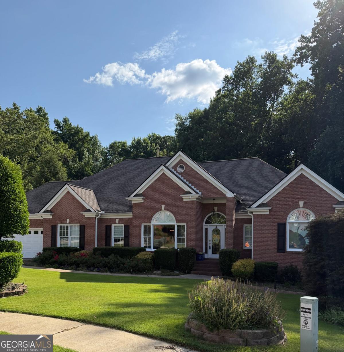 2652 Mayfield Dr — photo