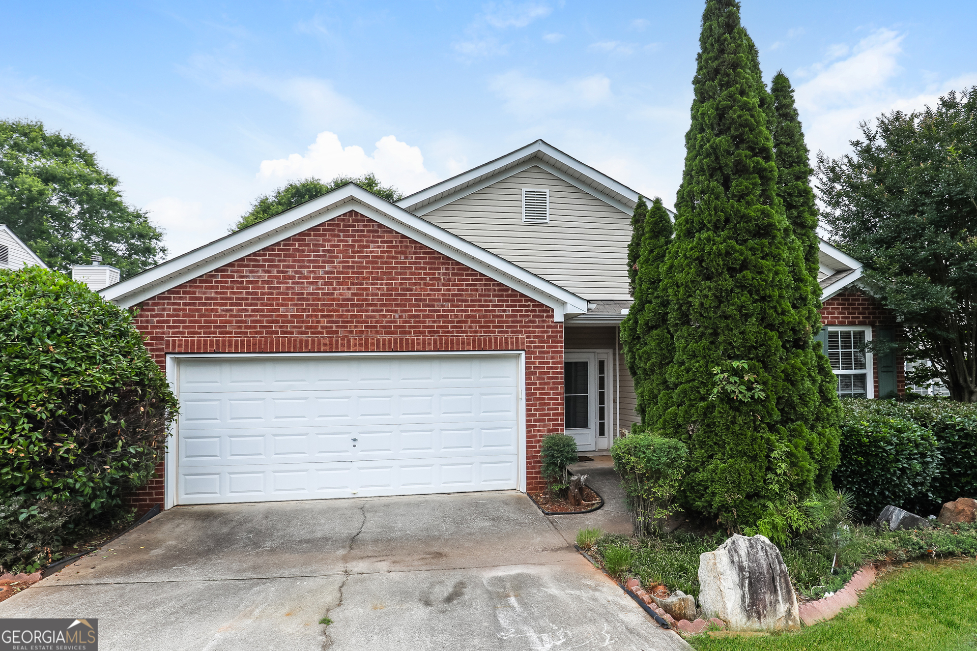 1055 Maple Leaf Dr — photo