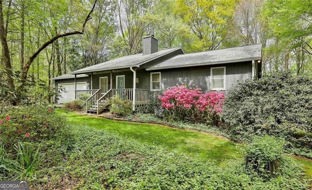 385 Vaughn Rd — photo