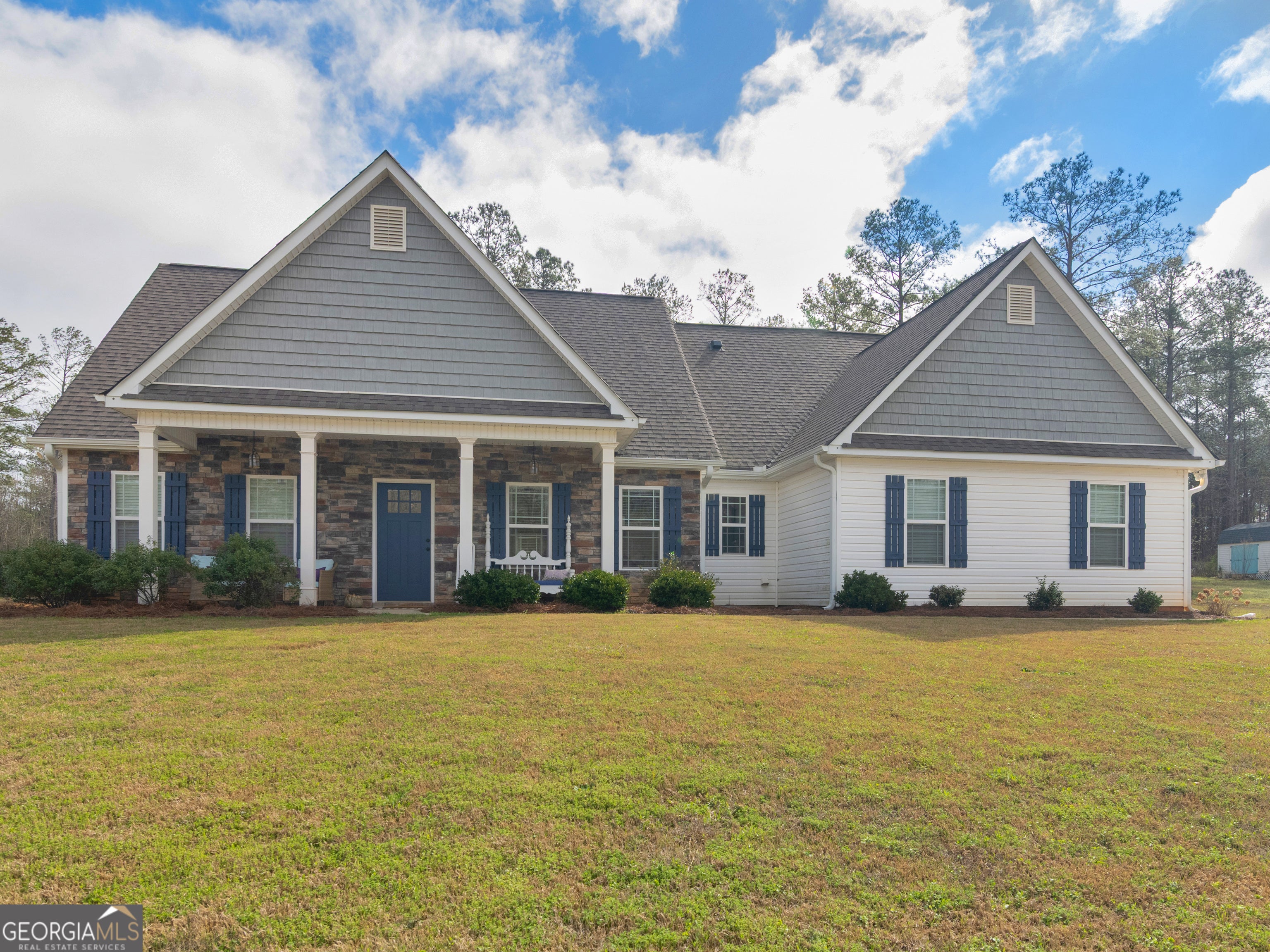 119 Mylee CV — photo