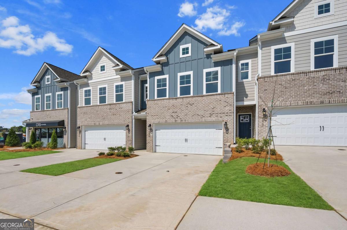 3639 Donovan Cir — photo