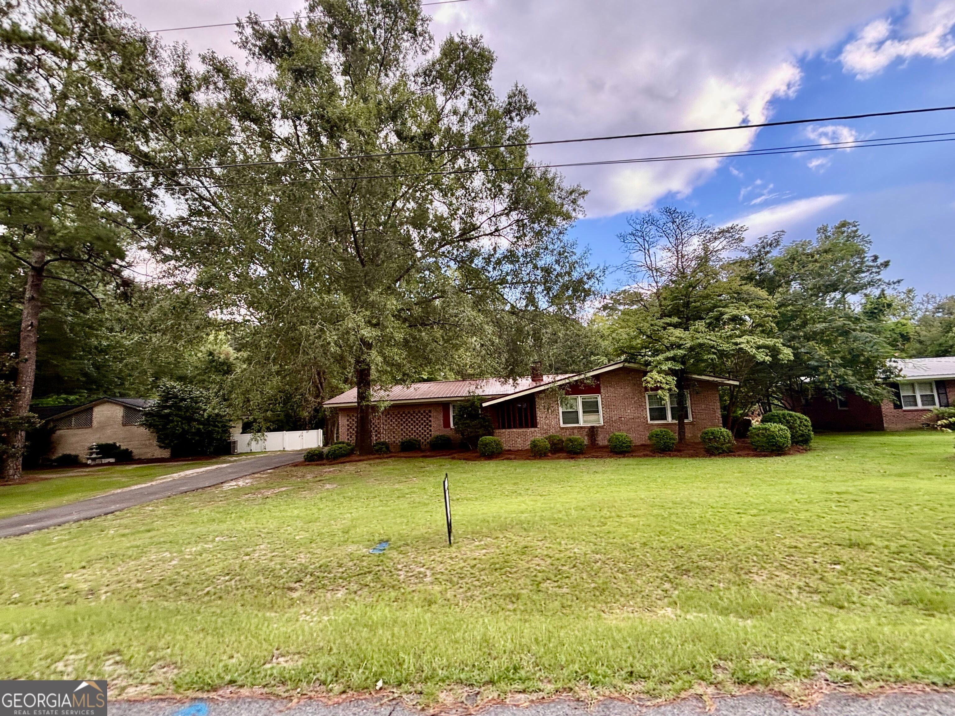 152 Crest Dr — photo
