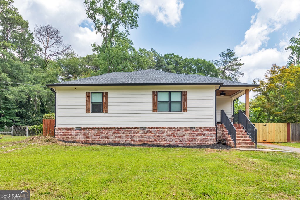 235 Mathews Cir SE — photo