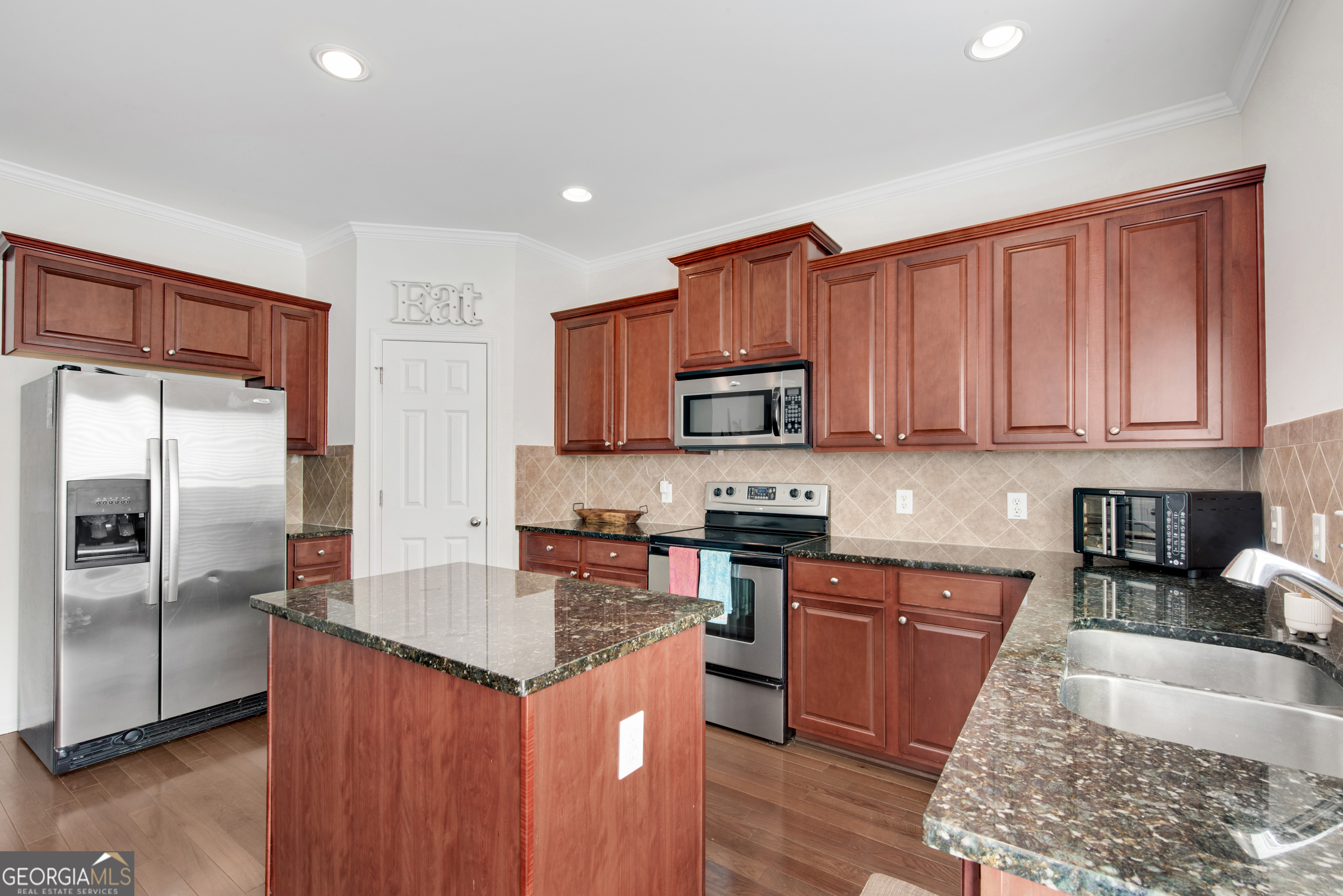 3039 Liberty Way — photo