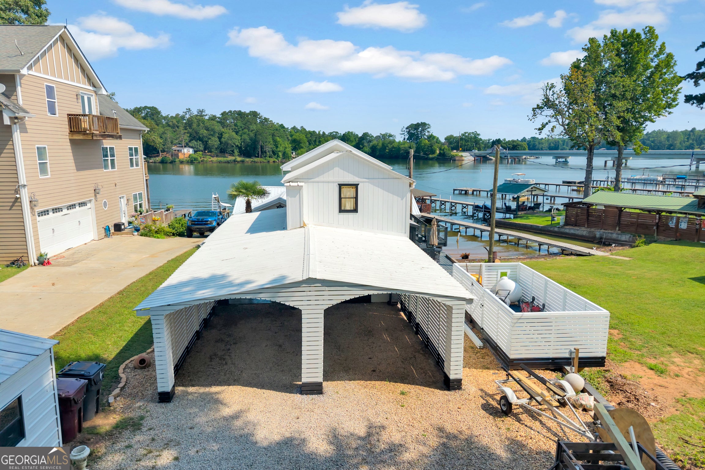 134 Lakeshore Dr — photo