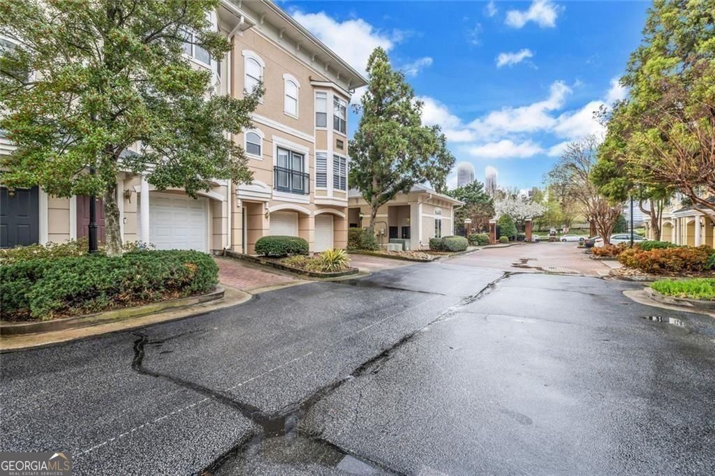 375 Highland Ave 1002 — photo