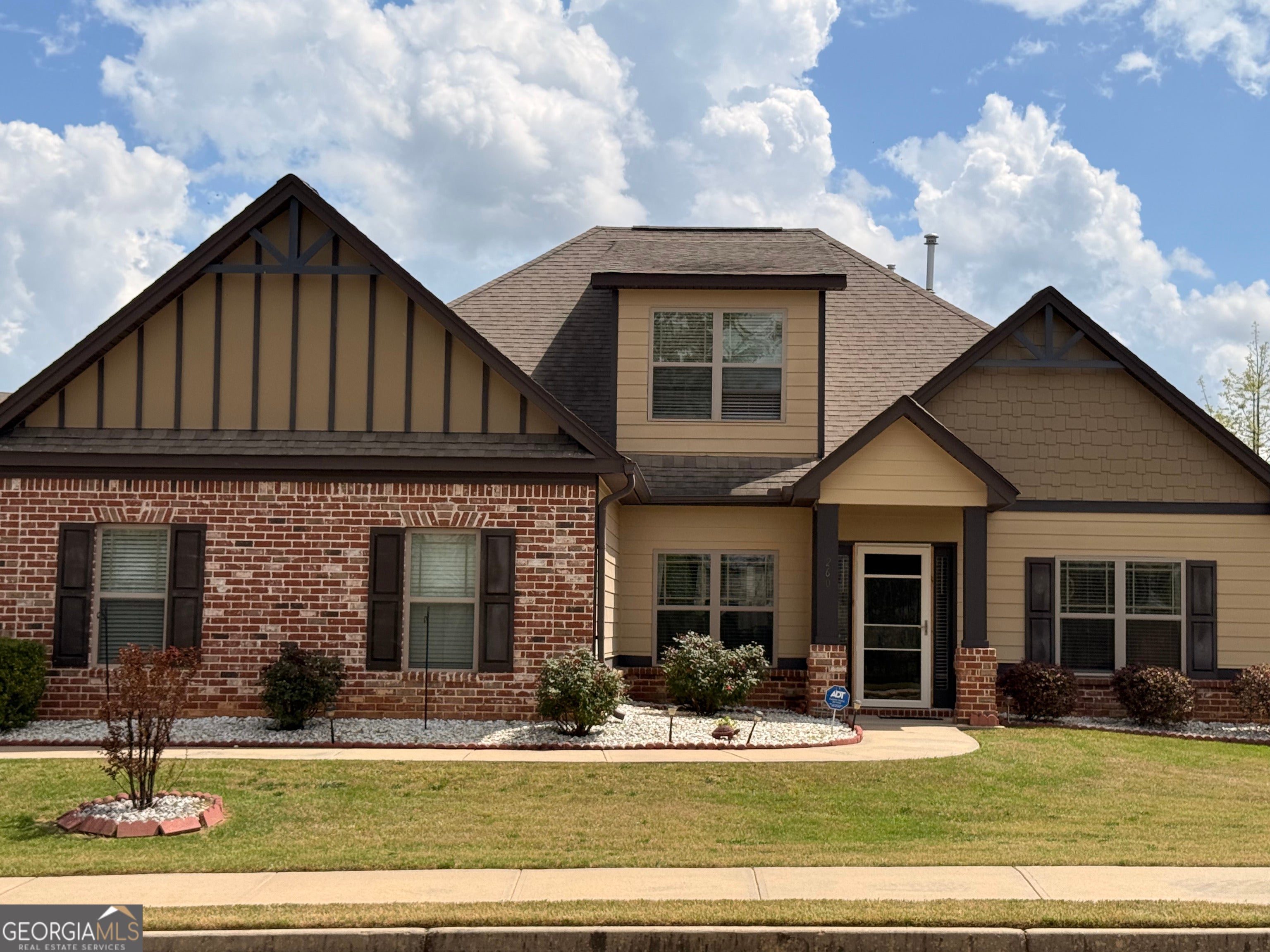 260 Silver Ridge Rd — photo