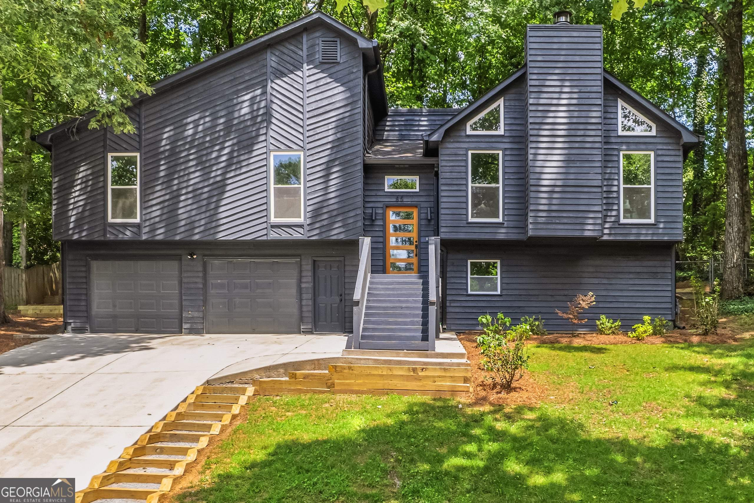 85 Geraldine Dr SE — photo
