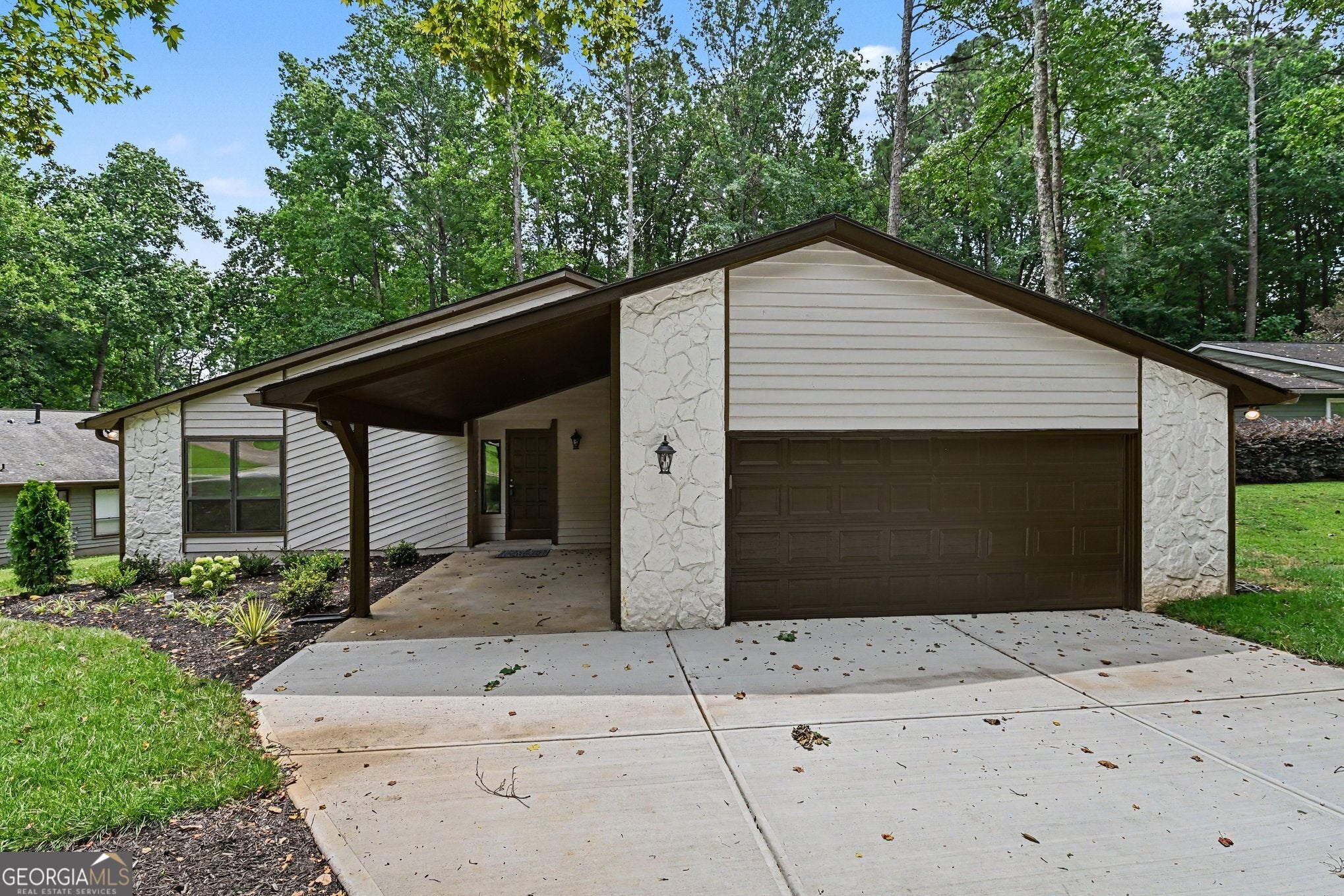 1215 Wade Green Circle NW — photo