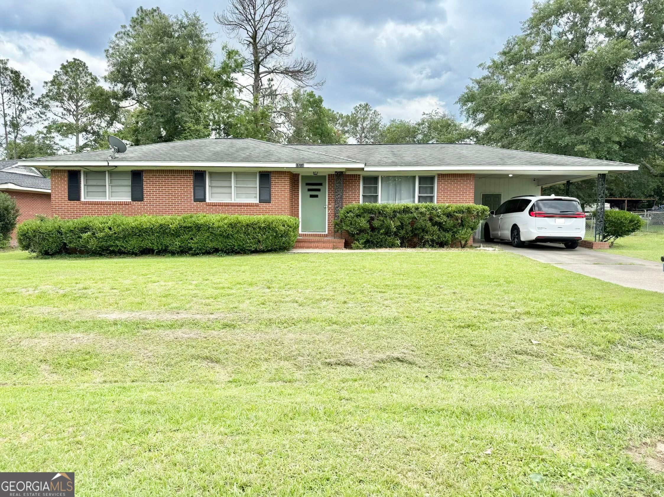 1511 S Cheney Dr — photo