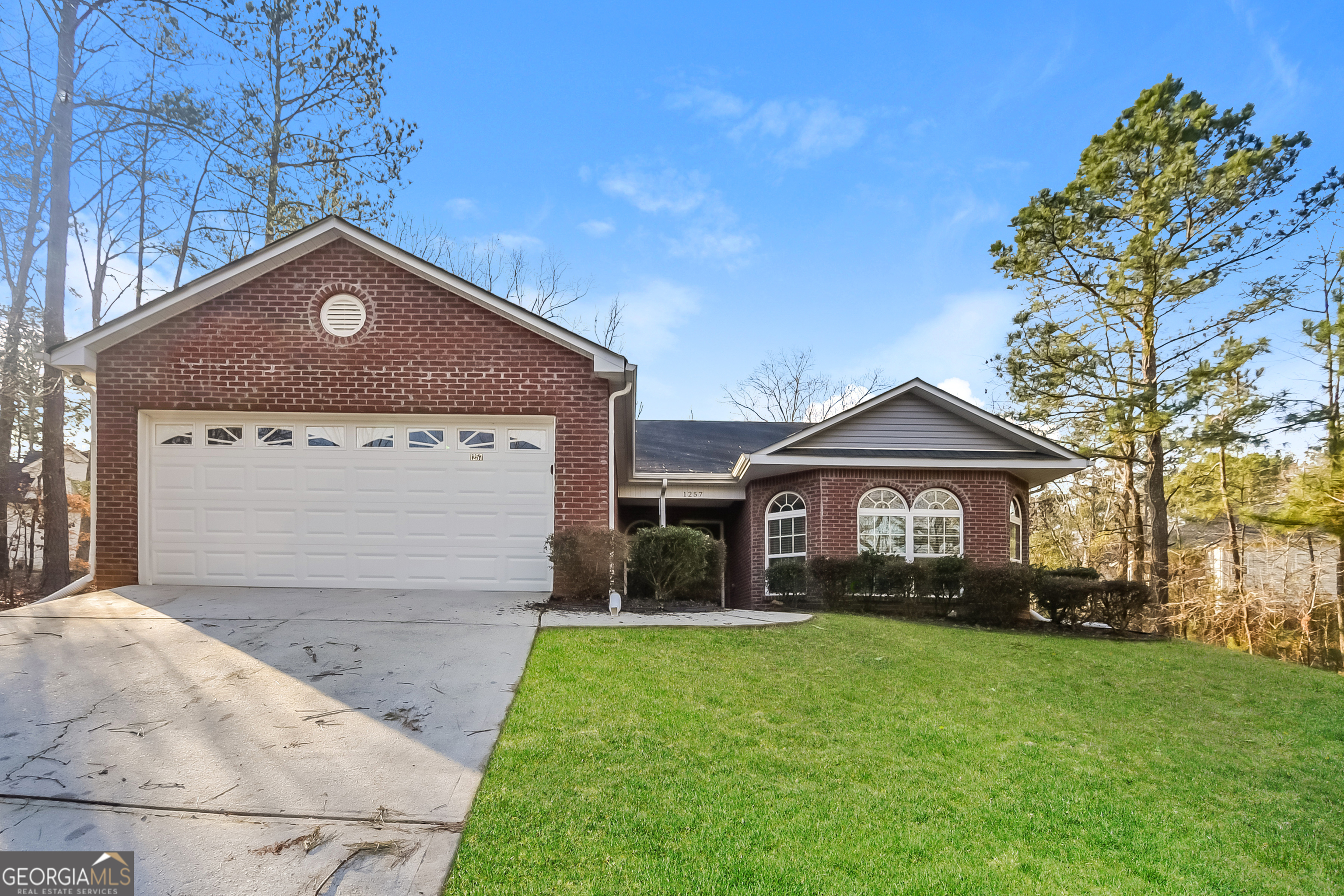 1257 Heritage Dr — photo
