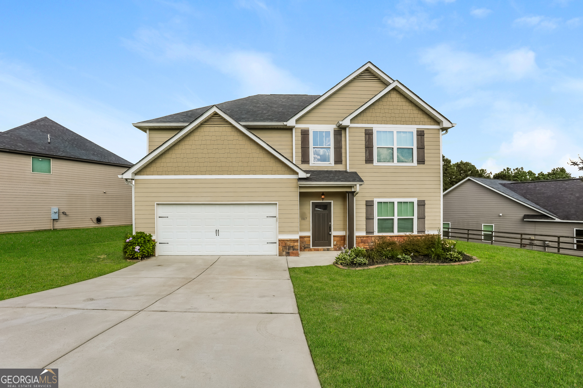 1117 Red Bud Cir — photo