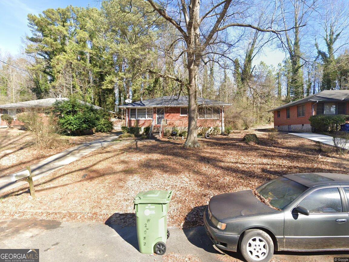 2032 Wells Dr SW — photo