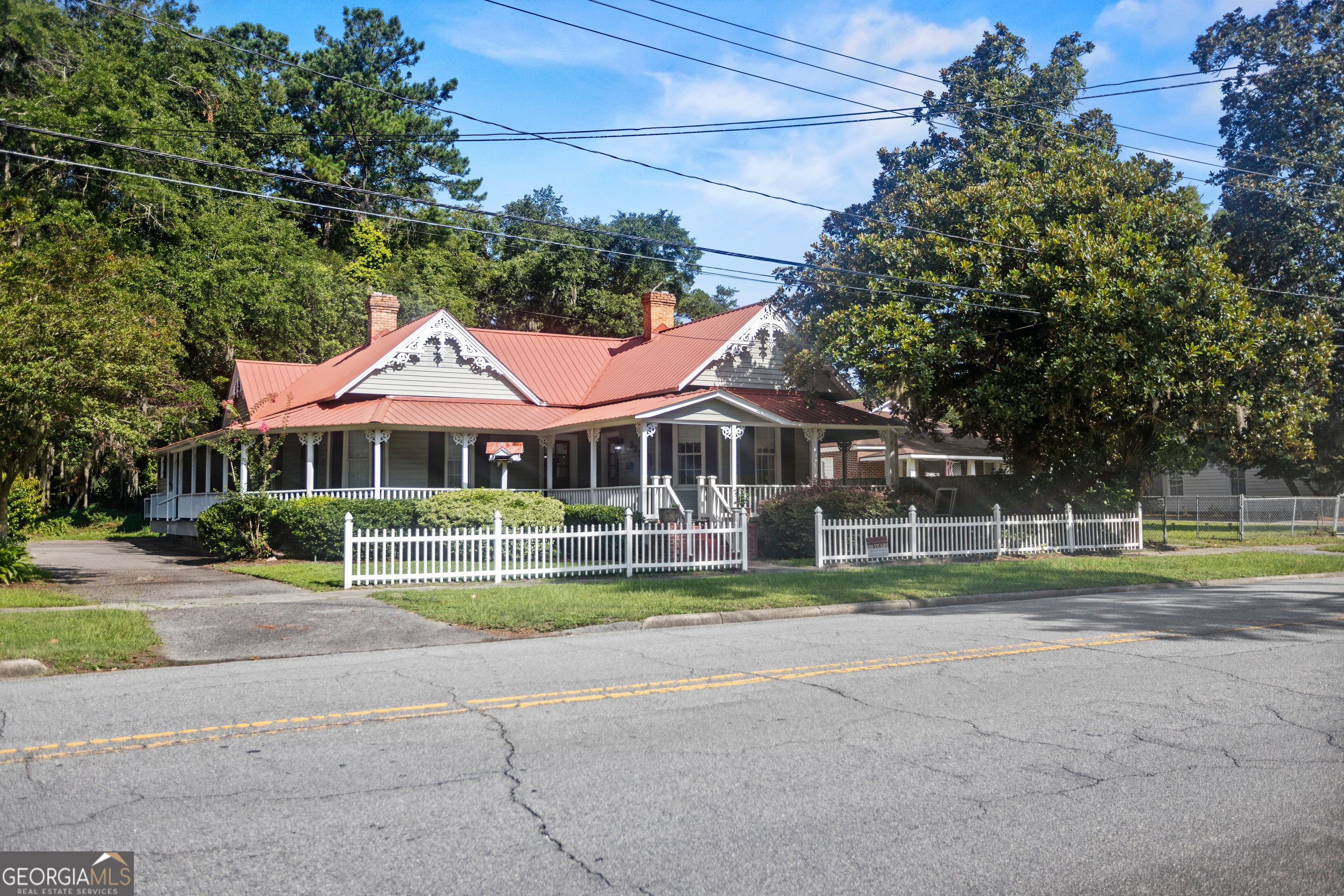 325 N Main St — photo