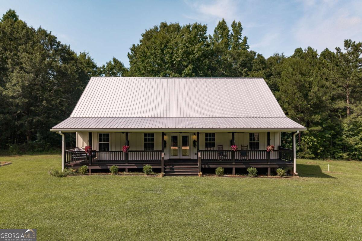 930 James Holcomb Rd — photo