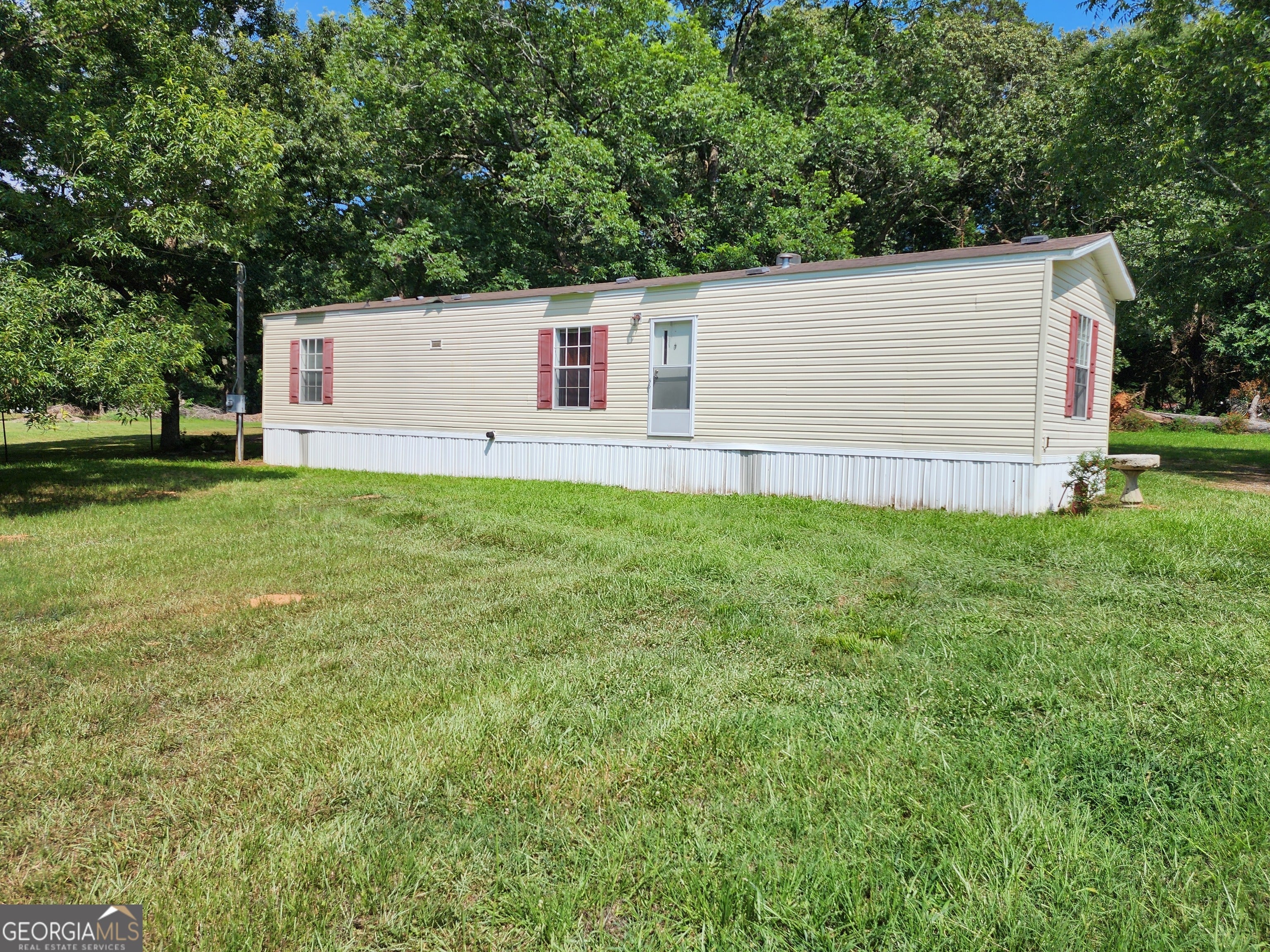 140 Maple Dr — photo