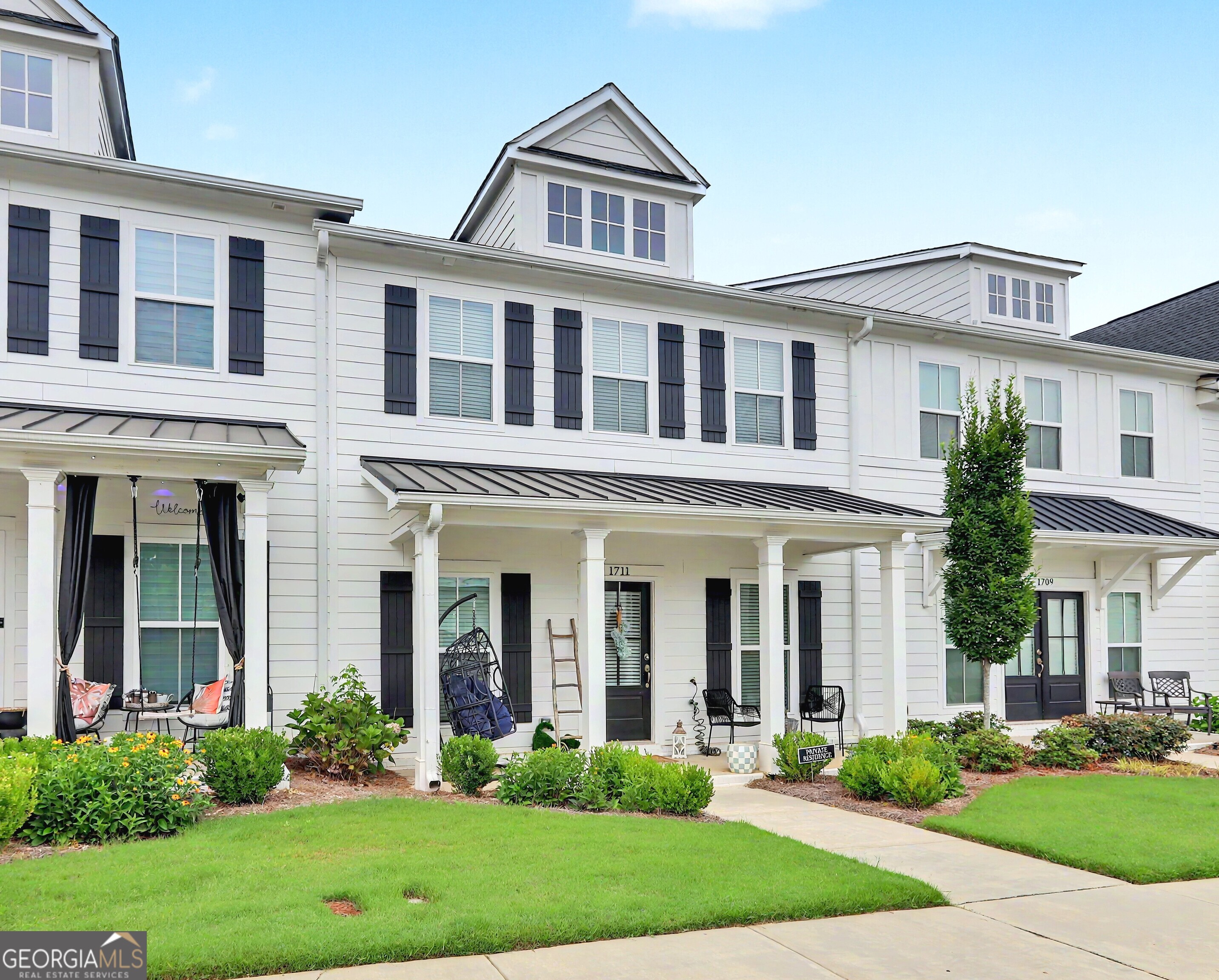 1711 Prospect Way — photo