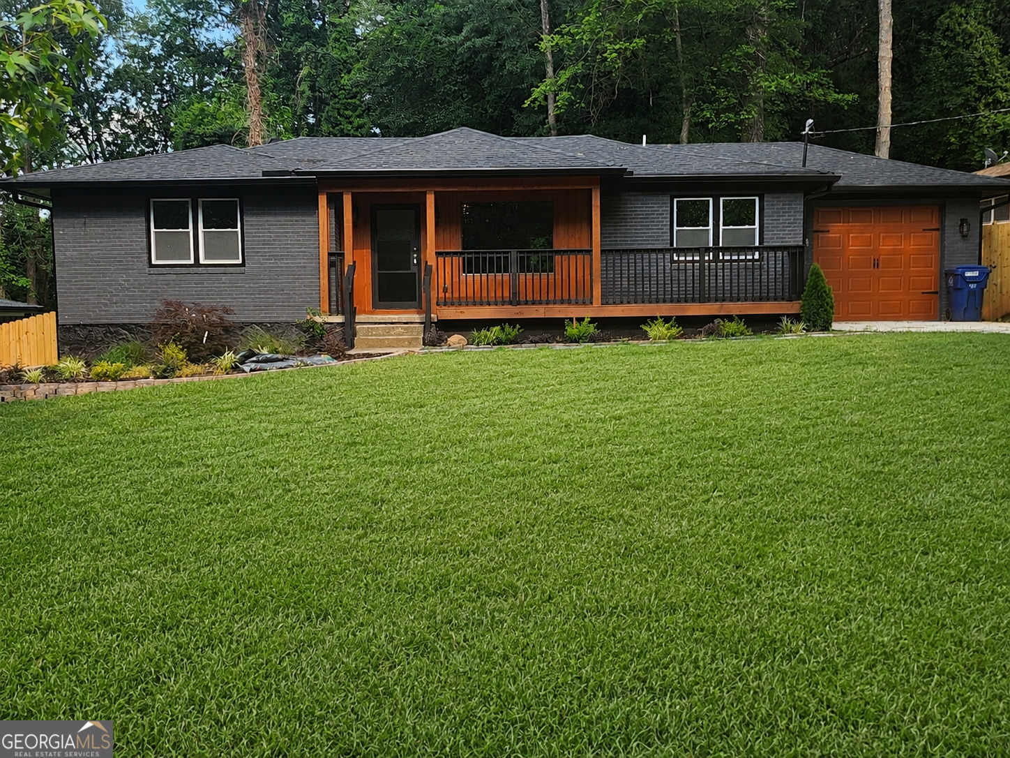 852 Laurelmont Dr SW — photo