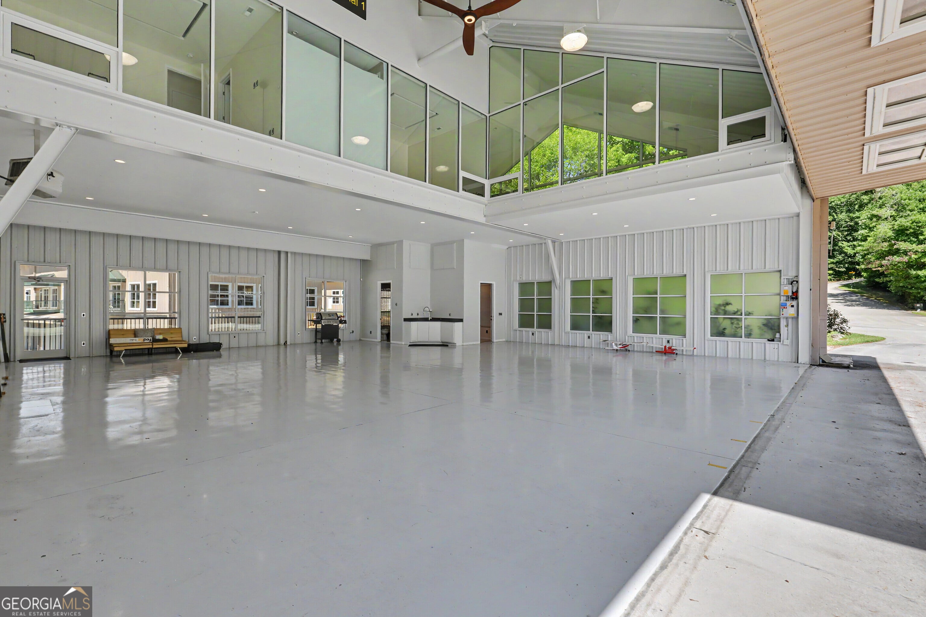 43 General Mitchell Dr M-10 — photo
