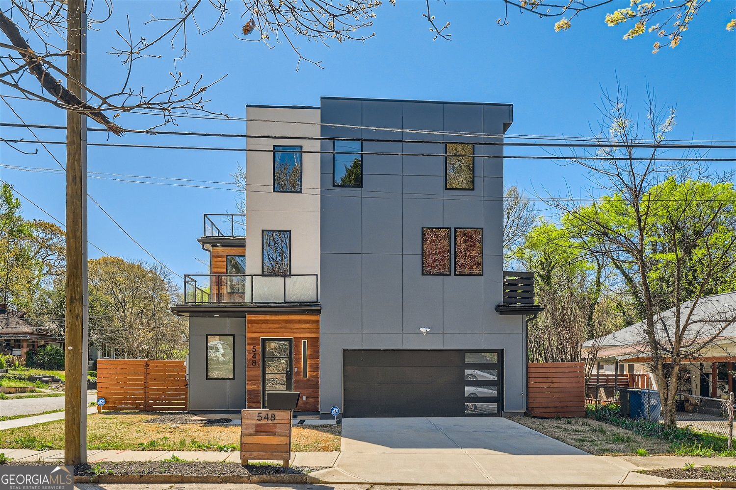 548 Fletcher St SW — photo