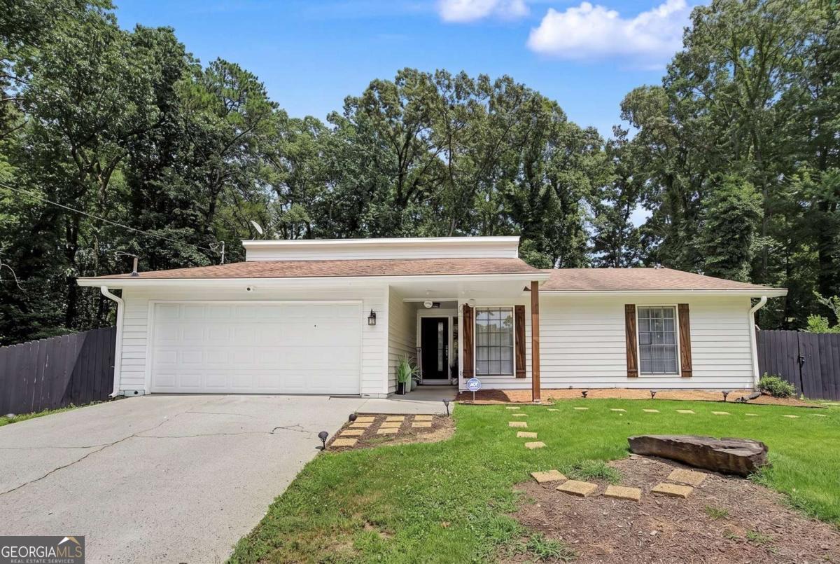 10 Saratoga Dr — photo