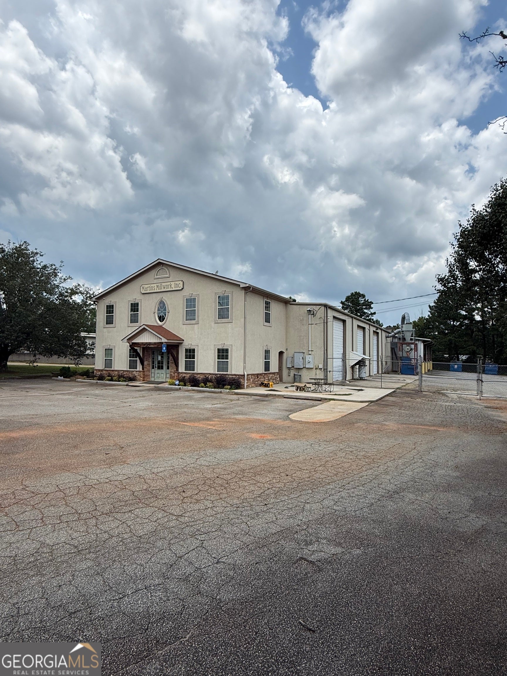 65 N Industrial Dr — photo