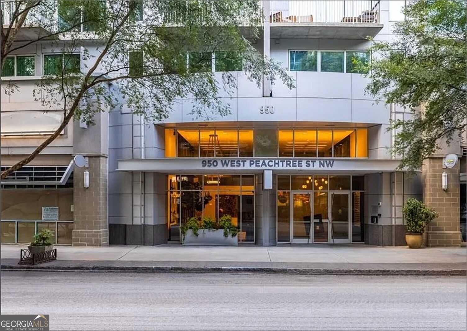 950 W Peachtree St NW 1702 — photo