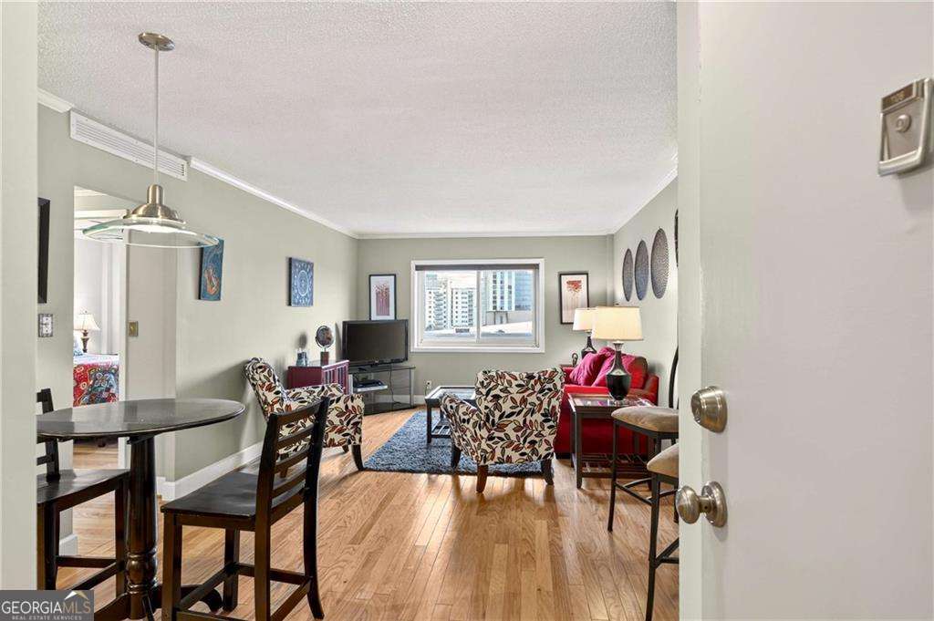 2285 Peachtree Rd NE 1106 — photo