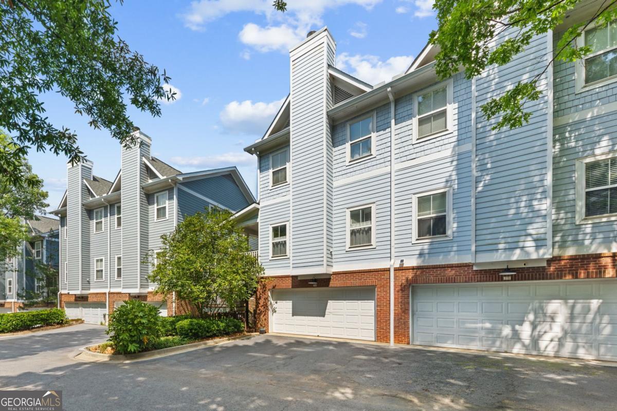 268 Carlyle Park Dr NE — photo