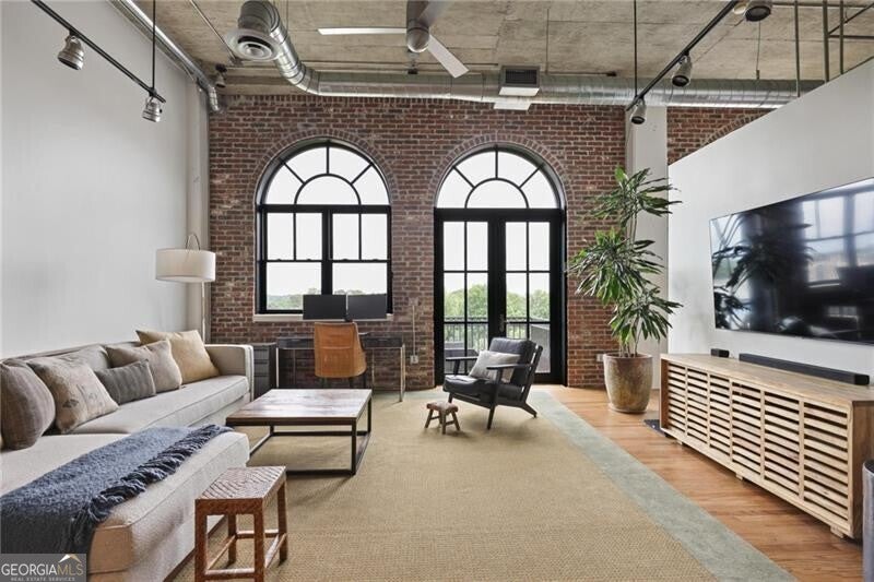 3235 Roswell Rd NE 1021 — photo