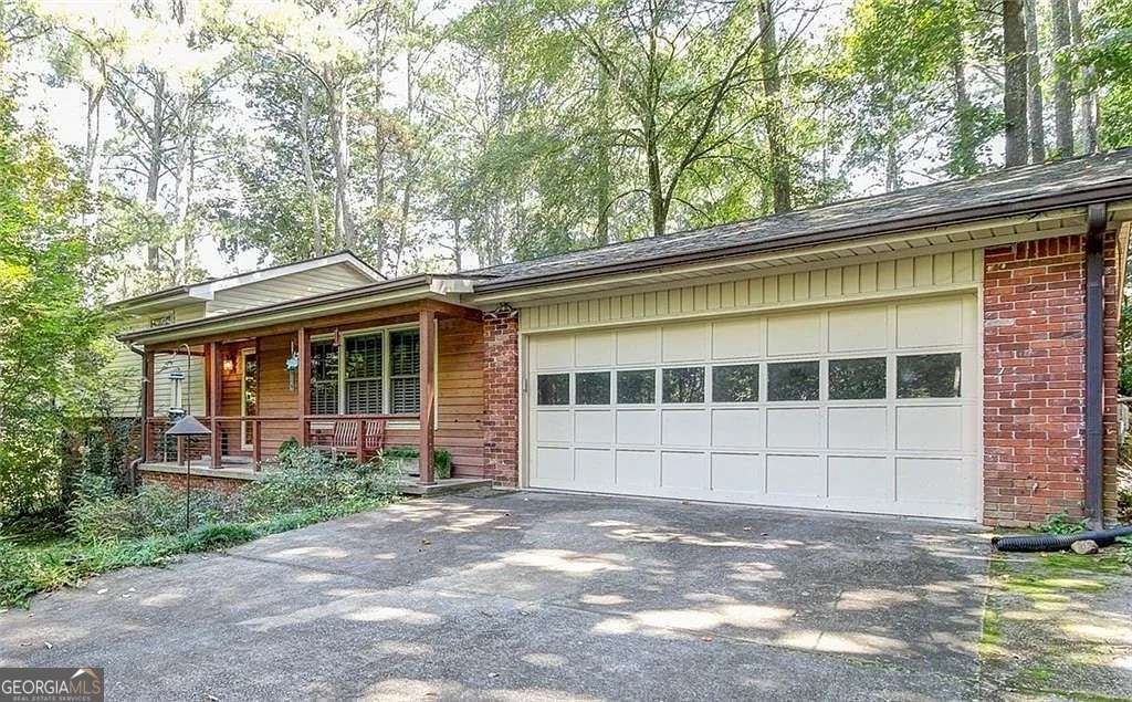 2543 Lake Flair Ct NE — photo